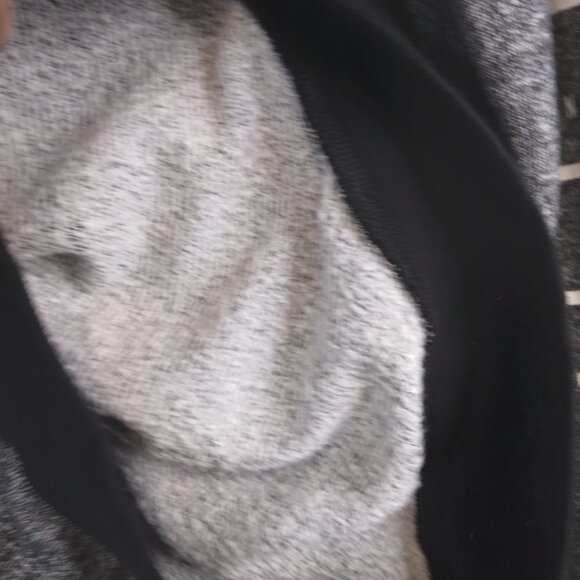 Victoria’s Secret PINK Charcoal Varsity V Neck Pullover Sweater Size S - Picture 9 of 10